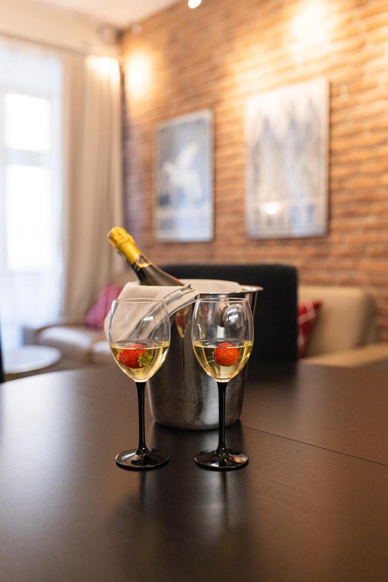 Lux Apartmenty - Old City Краків Екстер'єр фото